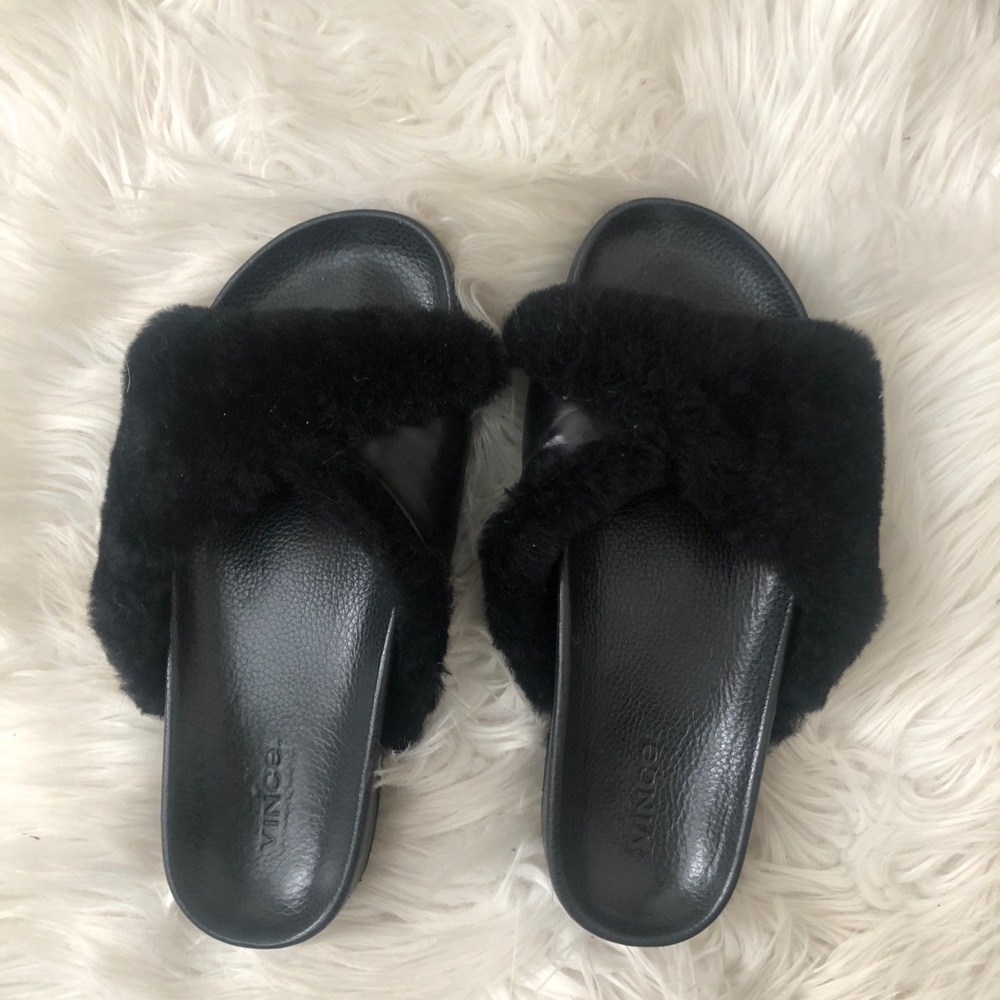 EUC Vince Garrison fur slides in black size 6